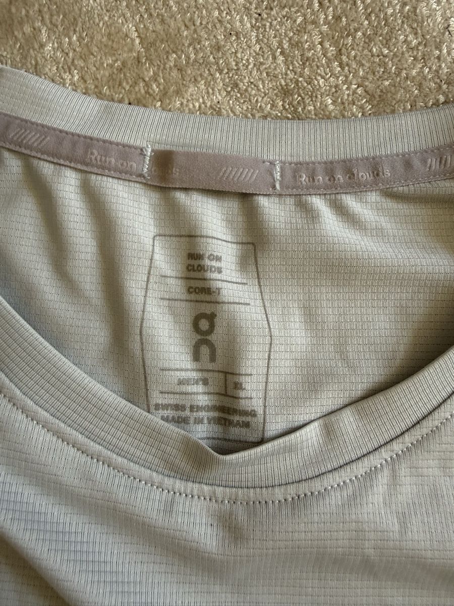 On T-shirt: On Sportshirt Gr. XL – Usato da Bern venduto da Laufsport3000 1