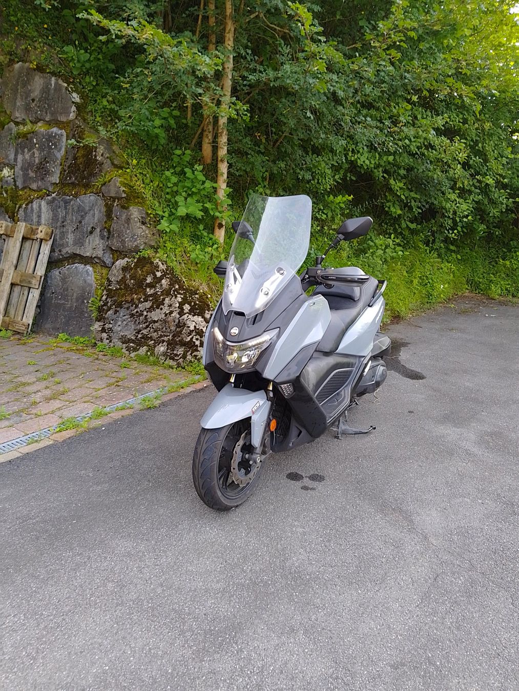 Sym Scooters: Roller Sym Maxsym 400 hellgrau – Gebraucht aus Gersau von spa_nj82 1
