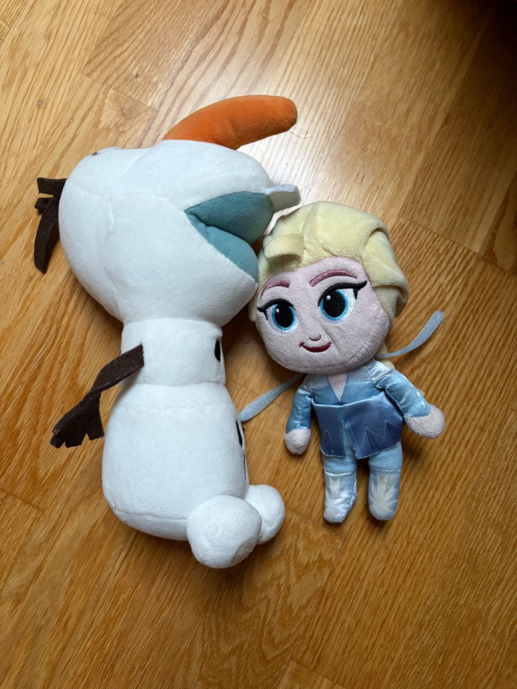 Disney Spielzeuge: Olaf und Elsa – Gebraucht aus Zürich von Fabienne059 1