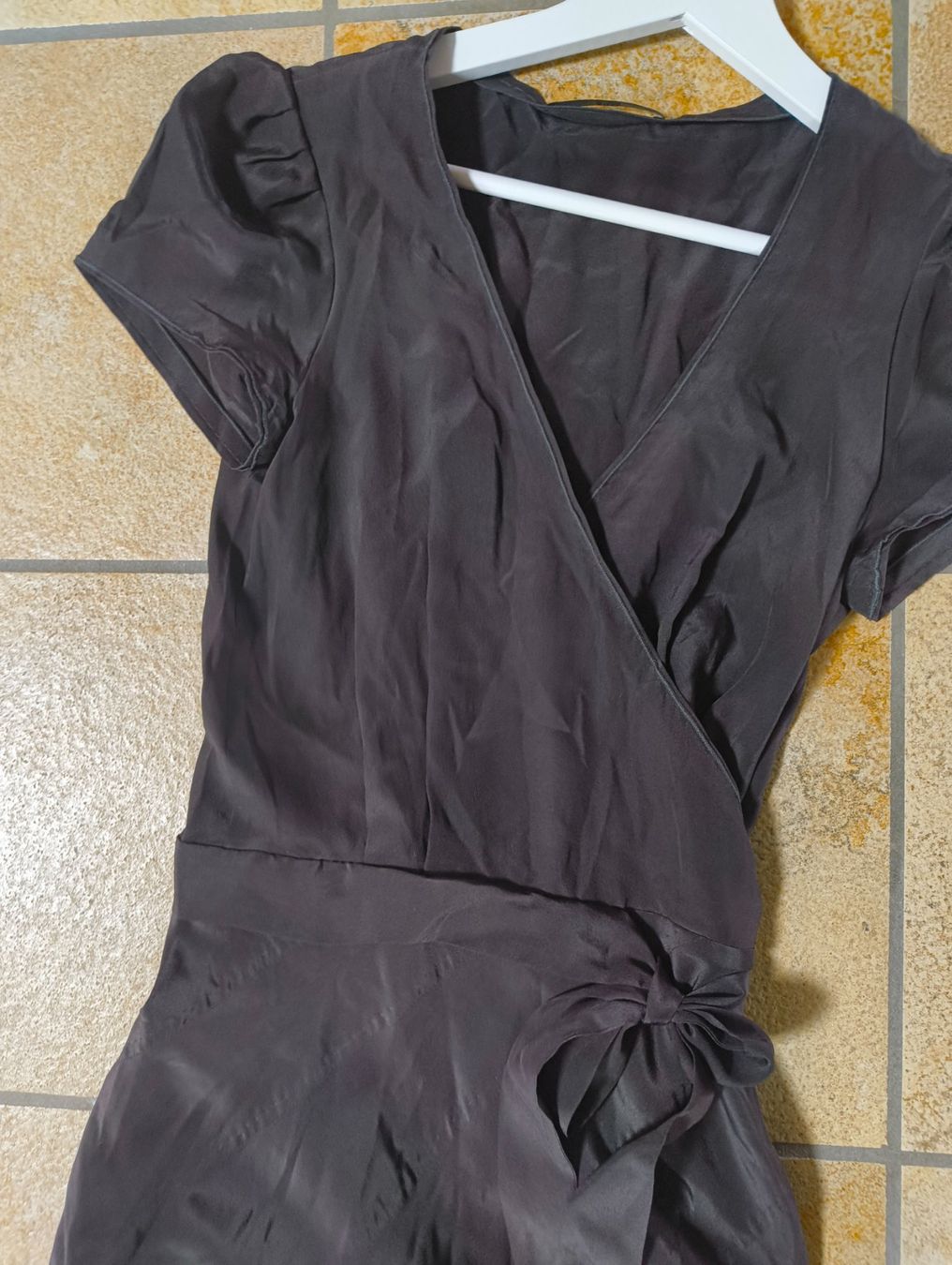 Hugo Boss Vestiti: Hugo Boss Kleid 100% Seide – Usato da Stein am Rhein venduto da DaOhana 1