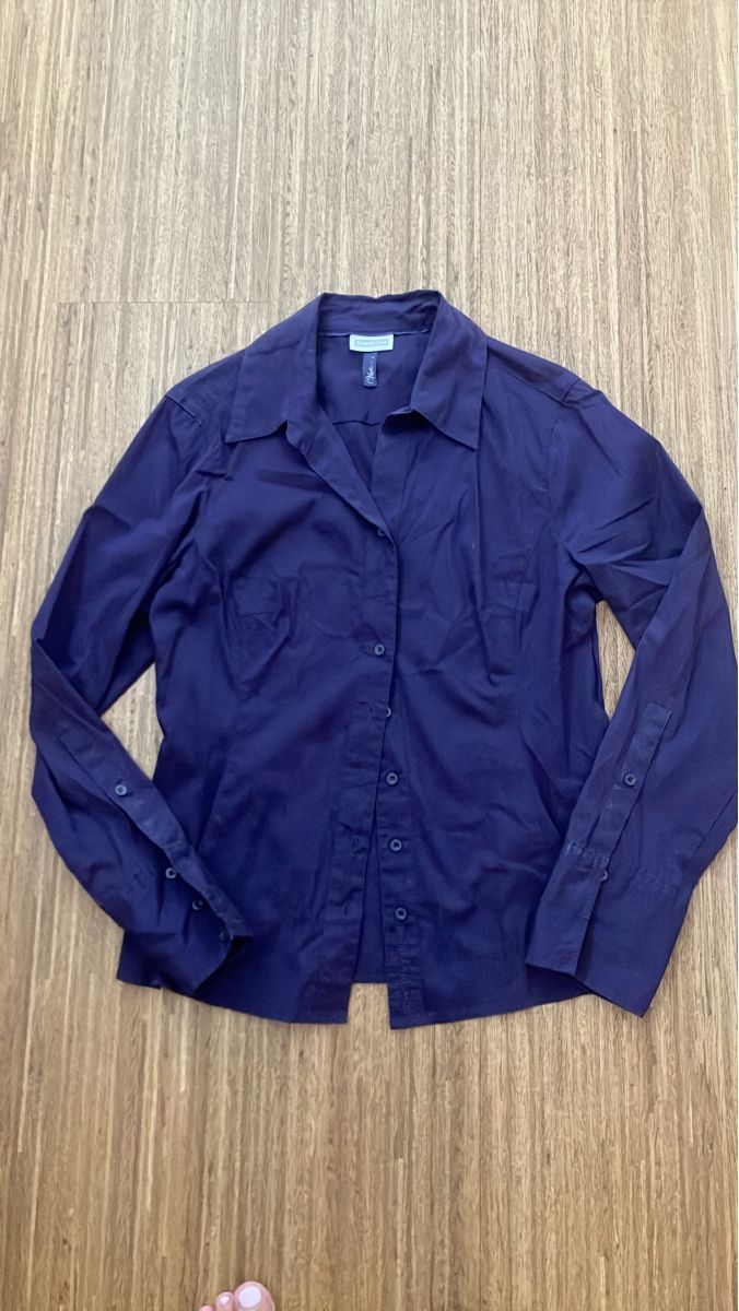 Chemisiers: Damenbluse violett Langarm Grösse 38 – D'occasion à Ruggell par VegasGirl