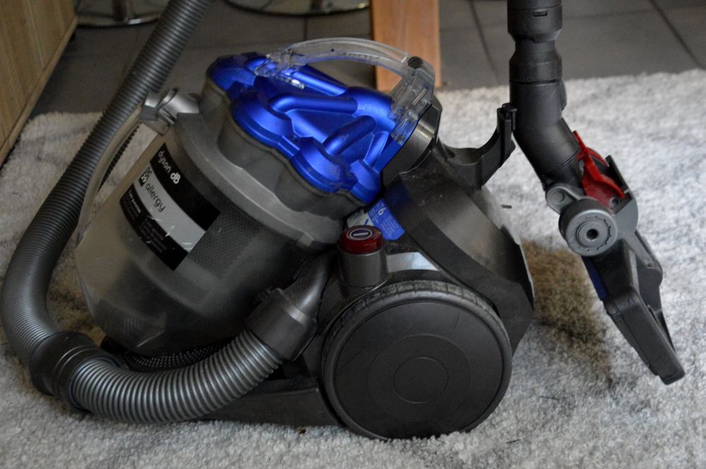 Staubsauger Dyson DC29 aspirateur (Gebraucht) in Collonges für CHF 130 ...
