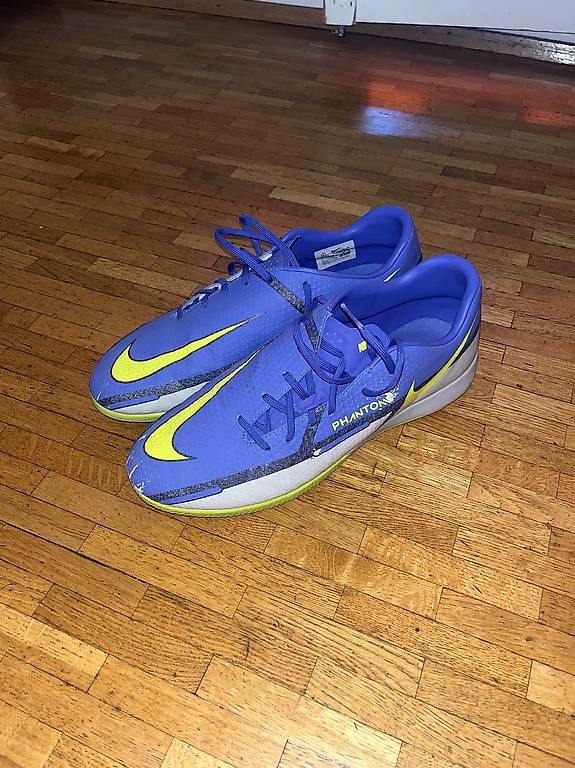 Schuhe für Jungen: Chaussures foot en salle Nike – Gebraucht aus Genève von lua_8czq 3