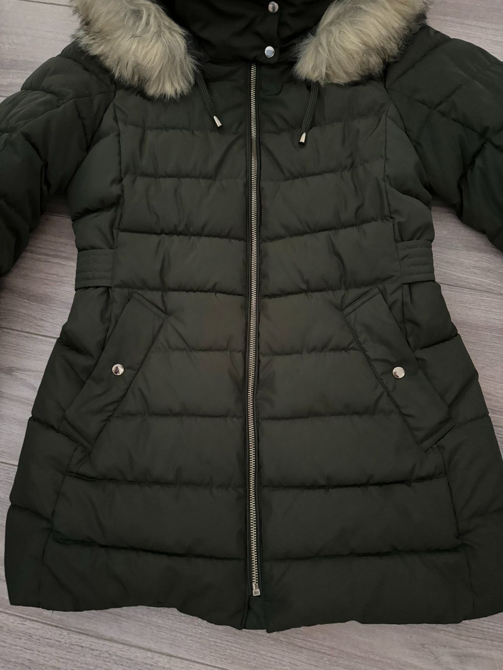 Zara Cappotti: ZARA Winter Parka Gr. S olive – Usato da Bonstetten venduto da VCLS 1