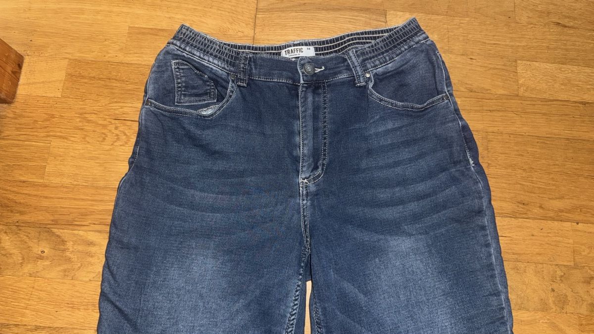 Jeans: Bequeme Jeans Traffic, 38-40 – Usato da Gümligen venduto da morticiaaddams 2
