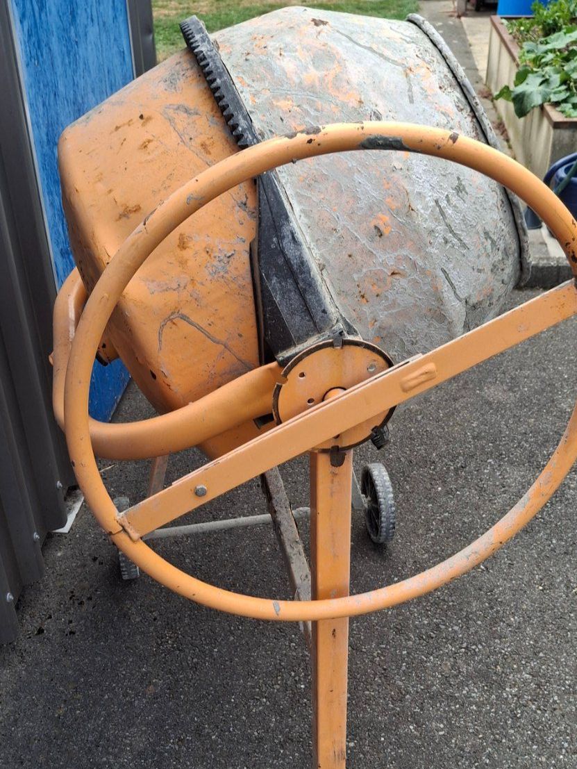 Tutte le macchine: Betonmischer B134 690W 100L – Usato da Ettiswil venduto da Zafira5 2