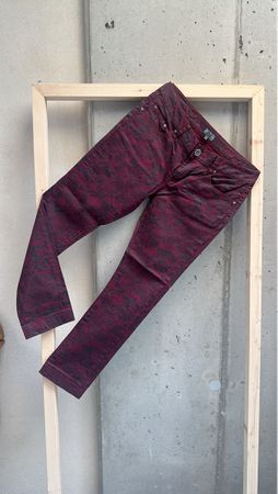 Dunkelrote Hose  von Nike mit Muster, Grösse S, Herbst-Look!