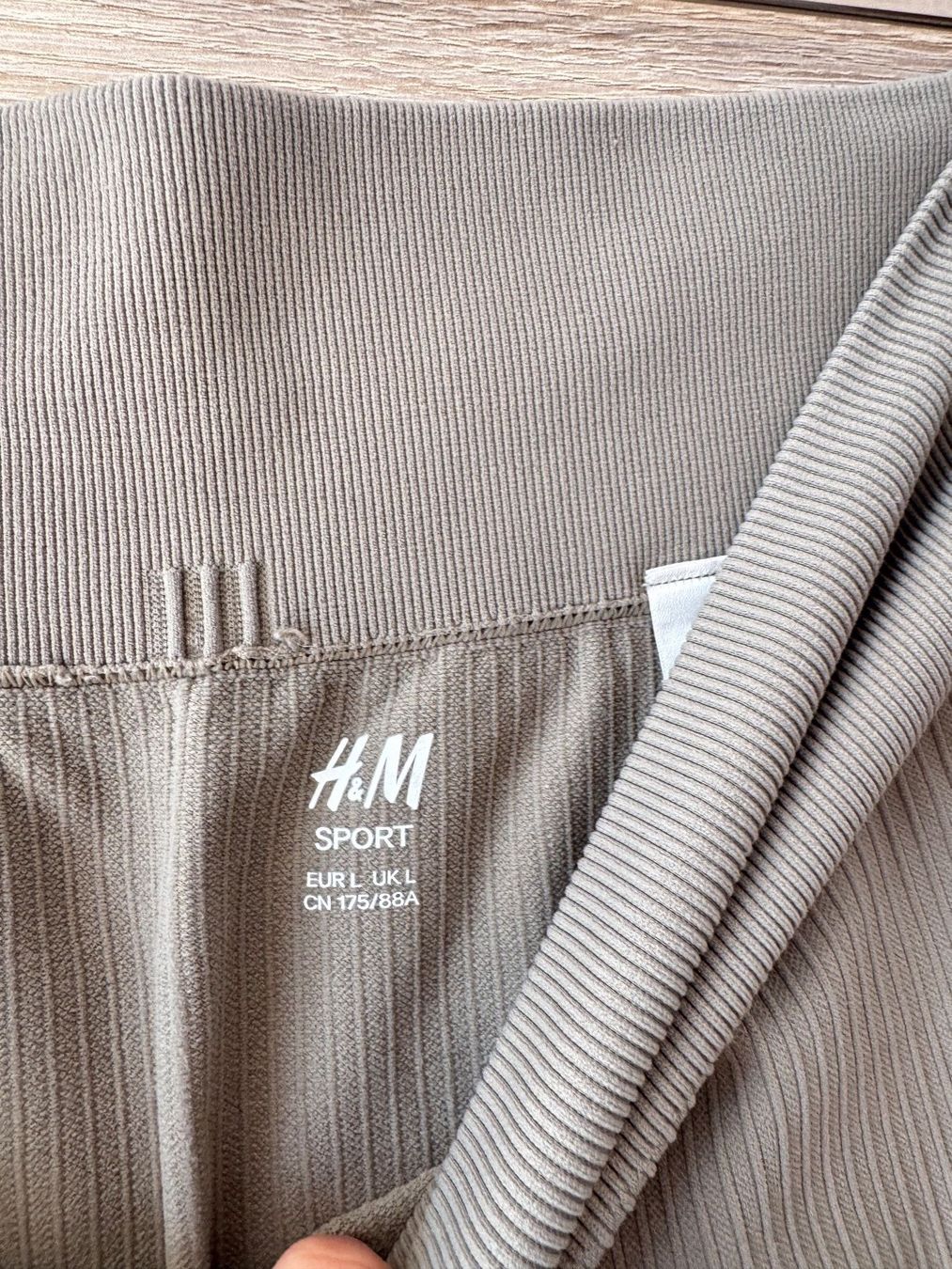 H&M Kleiderpakete: Set de sport beige – Neu (gemäss Beschreibung) aus Montreux von Izapeche811 4