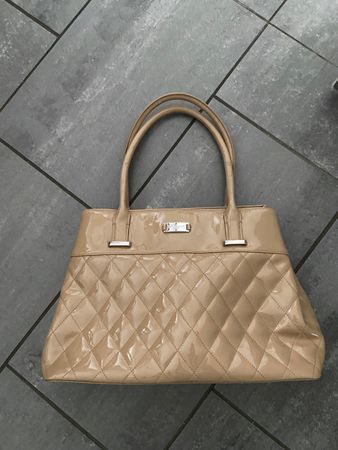 Handtasche sehr schön von LK Bennet