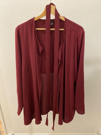 Jäckchen mit Gürtel rot beere Gr. 52