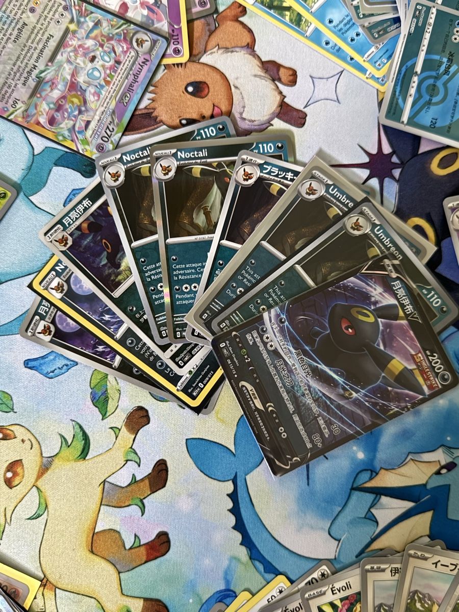 Pokémon Carte collezionabili: Pokémon - Eevee & Family 100 different  cards  – Nuovo (secondo la descrizione) da Uvrier venduto da sauma85 8