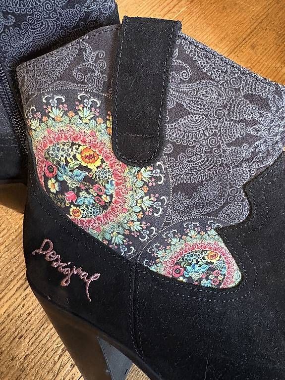 Chaussures femmes: Bottines Desigual 39 – D'occasion à Puidoux par neg_9p7m 1