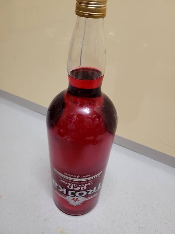Trojka Bevande alcoliche: Trojka Vodka Rot 455 cl – Nuovo e nell'imballaggio originale da Rapperswil SG venduto da dani8545