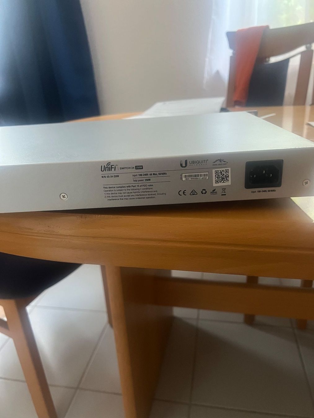 Ubiquiti Hubs & Switches: Ubiquiti UniFi Switch 24 Ports – Gebraucht aus Arlesheim von Compi4144 1