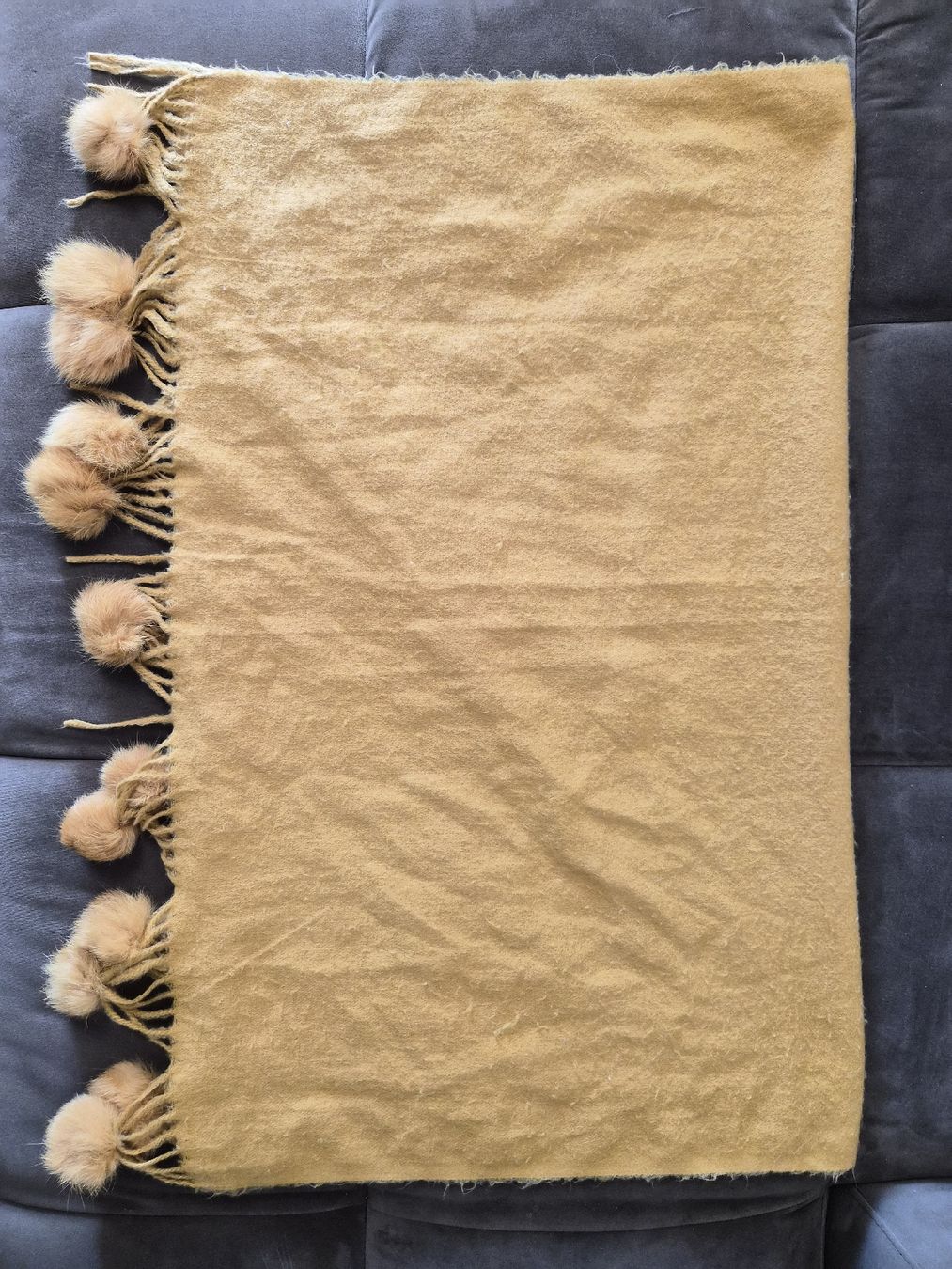 Foulards, Tücher & Schals: Schal Kashmir mit Fell – Gebraucht aus Winterthur von Lauruus 1