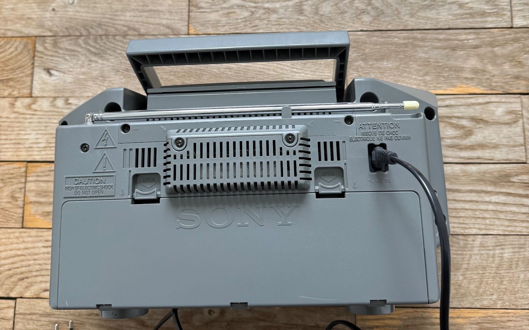 Sony Lettore multimediale & Streamer: Sony CD / Kassettengerät Modell ZS-D5 – Usato da Luzern venduto da Mamutpe 3