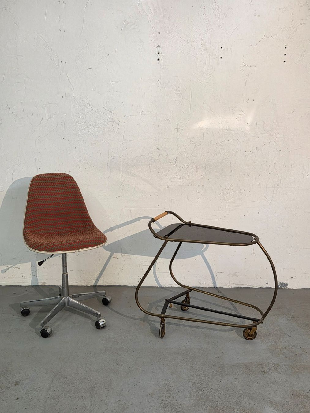 Carrelli di servizio: 58.) MId- Century Servierwagen – Usato da Zürich venduto da PeterPanama 1