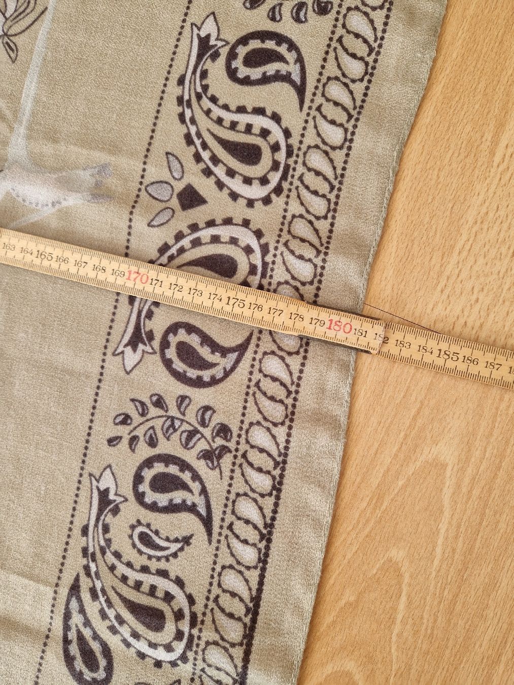 Foulard & Sciarpe: Damen Schal – Usato da Kulmerau venduto da Doene7 3