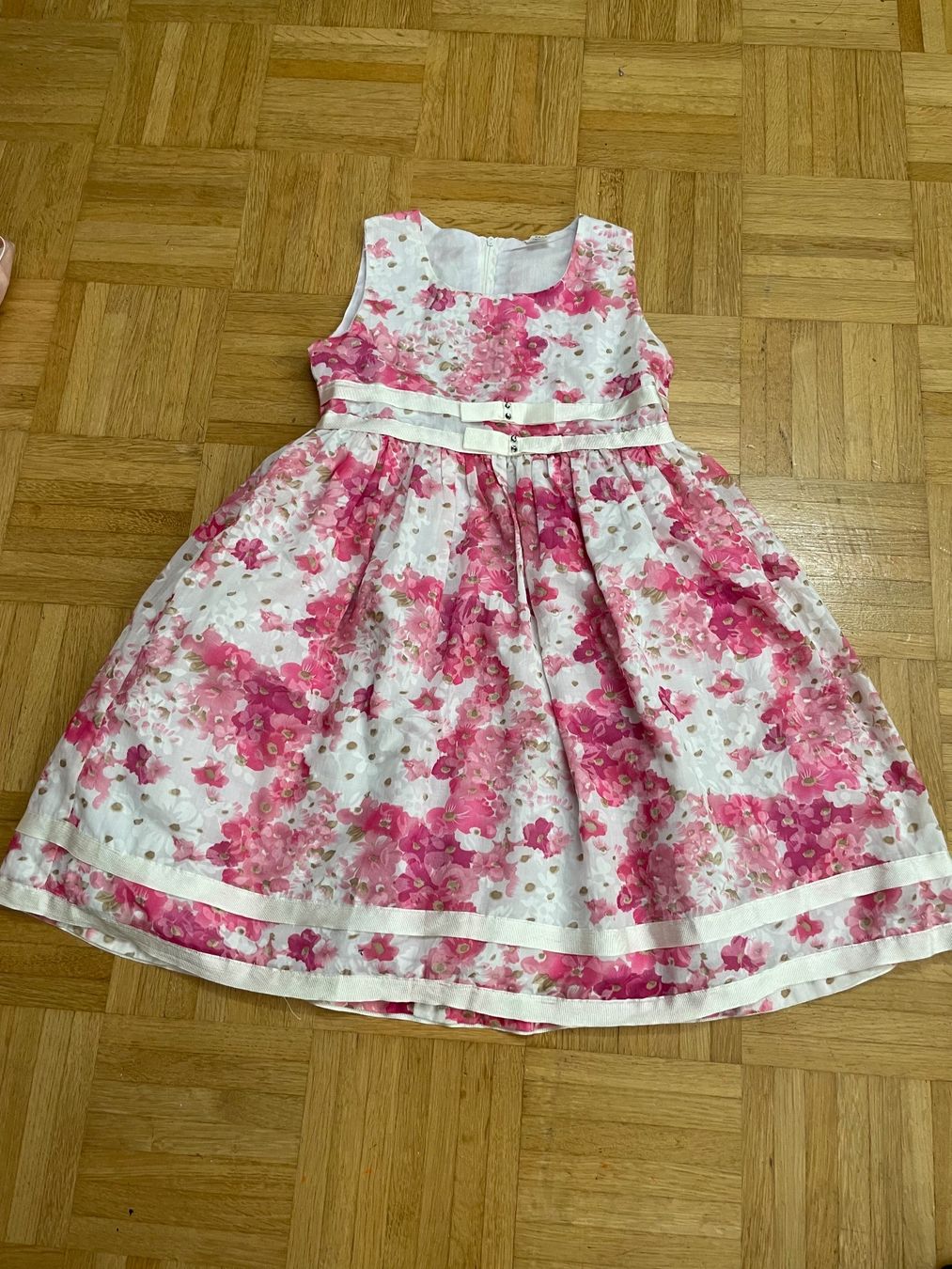 Lotti & Set di vestiti: 3 Kleider Gr 128/134 – Usato da Biel/Bienne venduto da philong 3