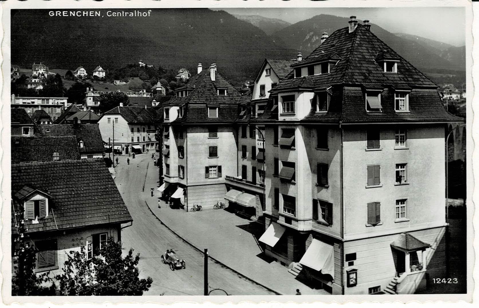 Cartoline postali: 12423 GRENCHEN Centralhof SO gel. 1942! – Usato da Hergiswil NW venduto da Kartenfrau