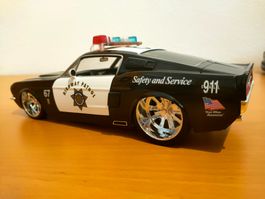 Modellauto Shelby GT 500KR , Highway Patrol , 1/18 von JADA.