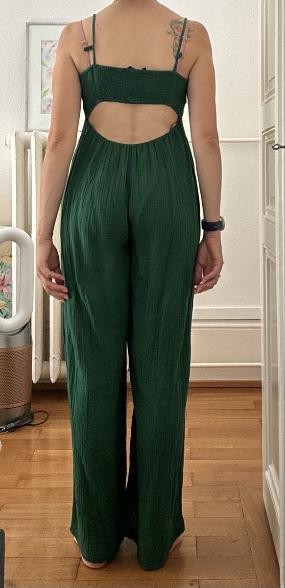 H&M Tute: Jumpsuit green spaghetti straps used condition – Usato da Lausanne venduto da dre_th8k 1