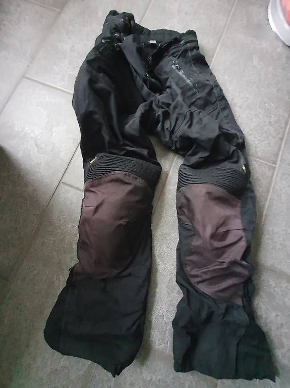Pantaloni: Motorradhose – Usato da Lyss venduto da Staernli