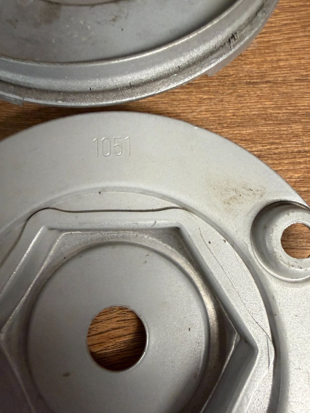 Alle Ersatzteile: Felgendeckel Nabenkappen Oldtimer C150 105 – Gebraucht aus Nussbaumen AG von olitech5415 4