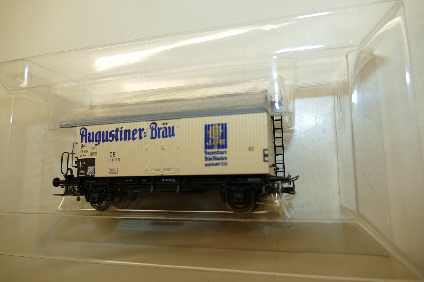 Liliput Modelleisenbahnen: Liliput H0: DB Bierwagen Augustiner Bräu – Neu und originalverpackt aus Niederhasli von  3