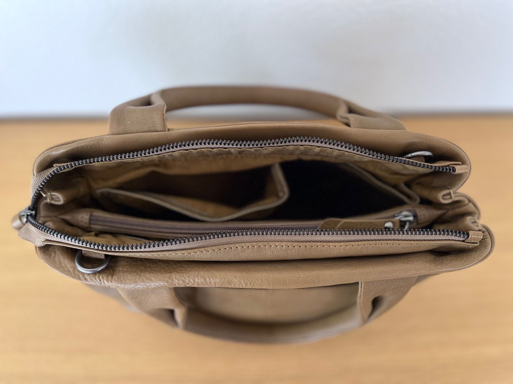 Borse da donna: Burkely Handtasche / Schultertasche – Nuovo (secondo la descrizione) da Allschwil venduto da millefiori3 8