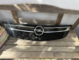 Calandre avant Opel Astra turbo 2016