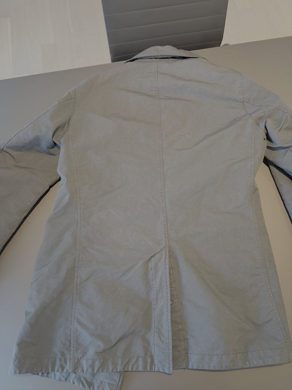 Cappotti: Stone Island Trenchcoat mit Primaloft-Isolation – Usato da Winterthur venduto da Thorben 4