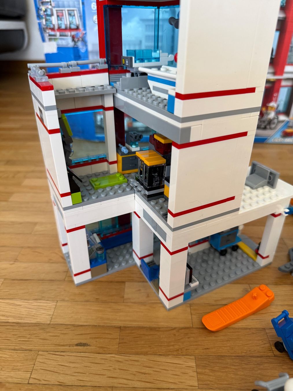 Lego Kit di costruzioni: Lego 60204 Krankenhaus – Usato da RIET (NEFTENBACH venduto da SAMUEL110 1