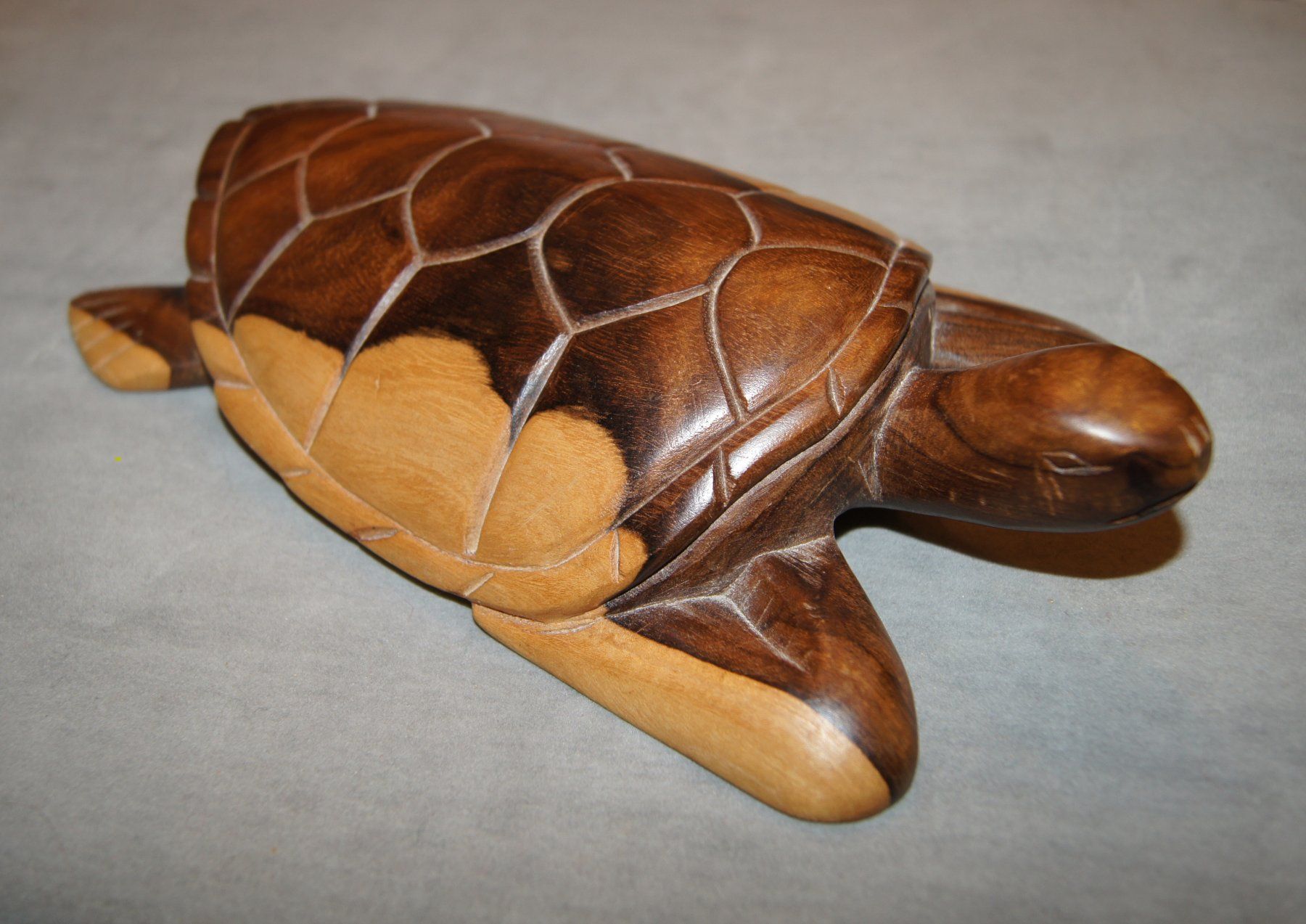 Figuren: Wunderschöne Schildkröte aus Hawaii – Gebraucht aus Geroldswil von ARTEFACTO 1