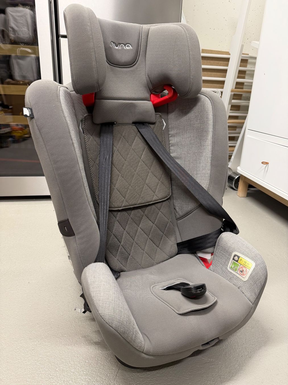 Nuna Seggiolini per auto: Nuna Kindersitz i-size 100-150cm – Usato da Zürich venduto da rvb1981 1