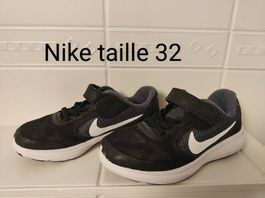 Nike enfant taille 32