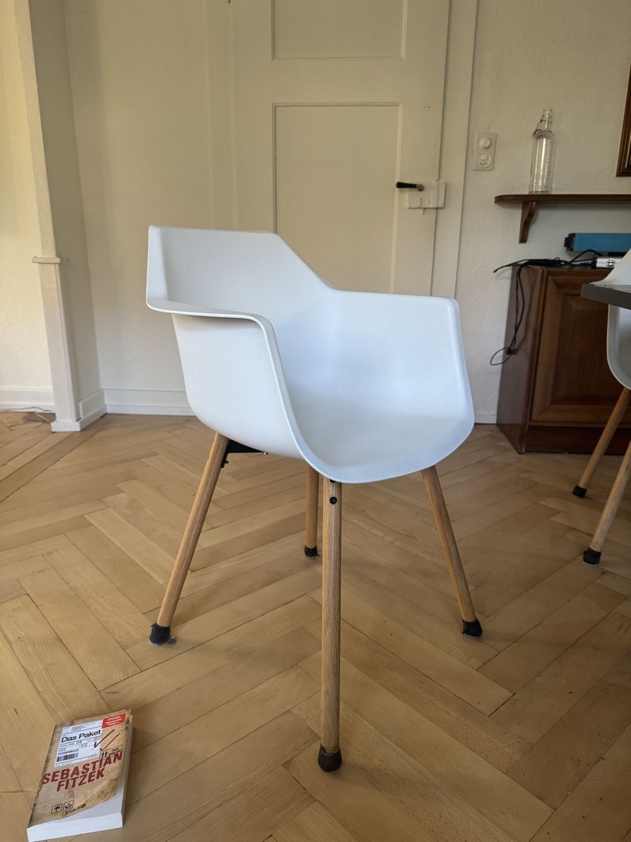 Micasa Sedie: 8 Stylische Micasa Stühle – Usato da Zürich venduto da len_str8