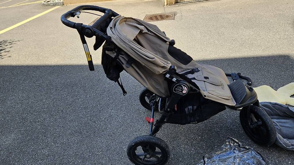 Poussette: Kinderwagen Babjogger mit Zubehör – D'occasion à Winterthur par LorenaP01 1