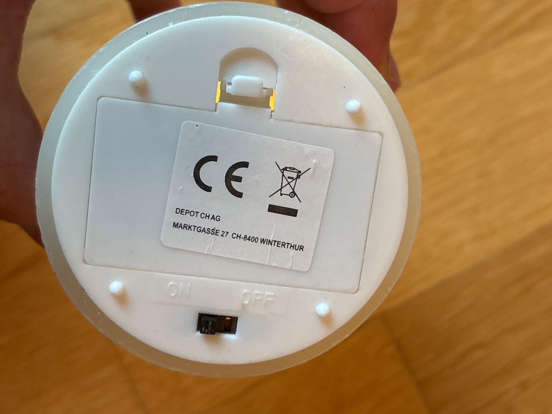 Bougies: 2x LED Kerzen mit Messing  Unterteller – D'occasion à Luzern par Sontru 2
