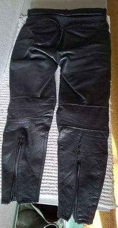 Motorradhose Leder schwarz gebraucht Grösse 48 gleich M