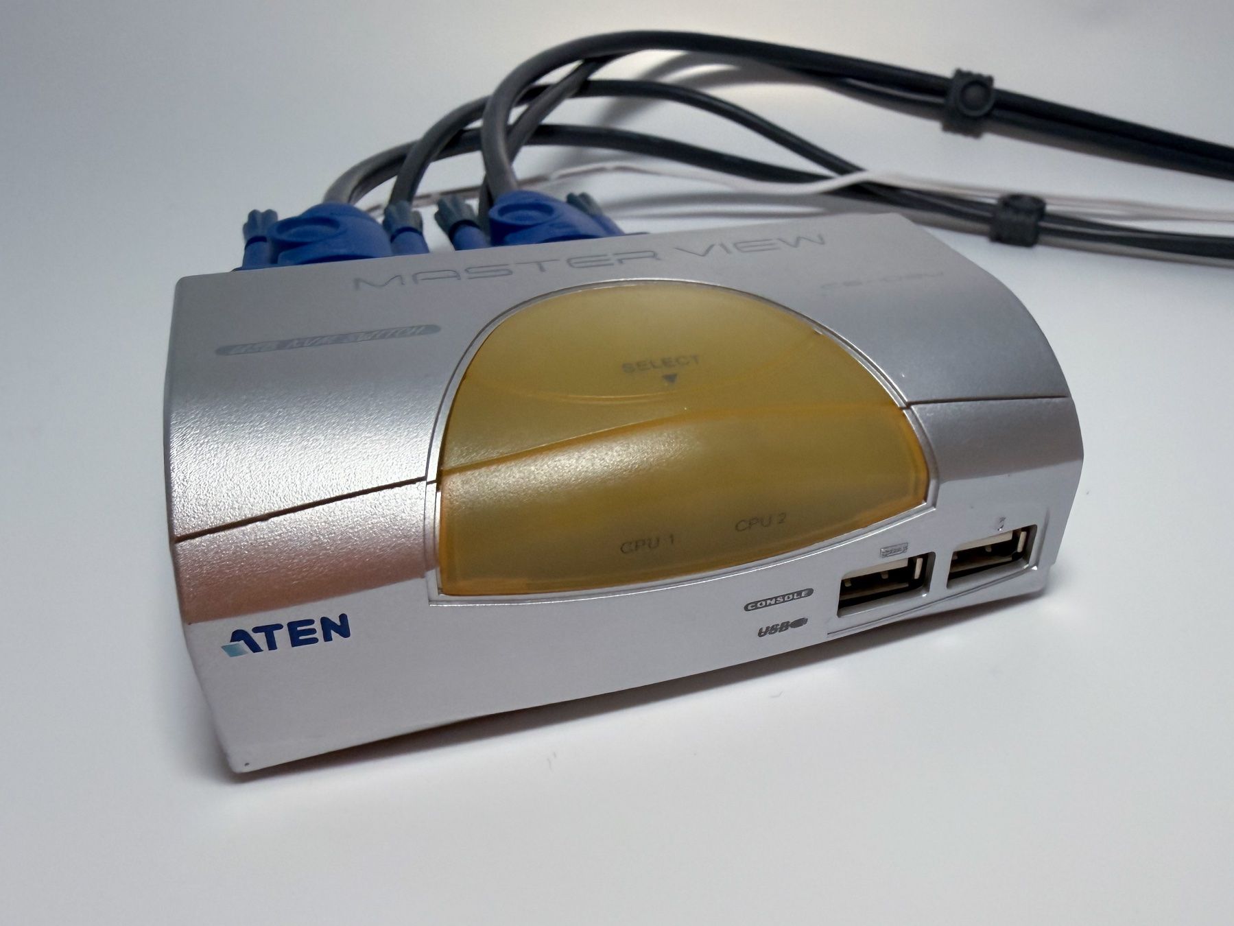 Hub & Switch: ATEN Master View KVM Switch CS-102U – Usato da Port venduto da Ubuy 2