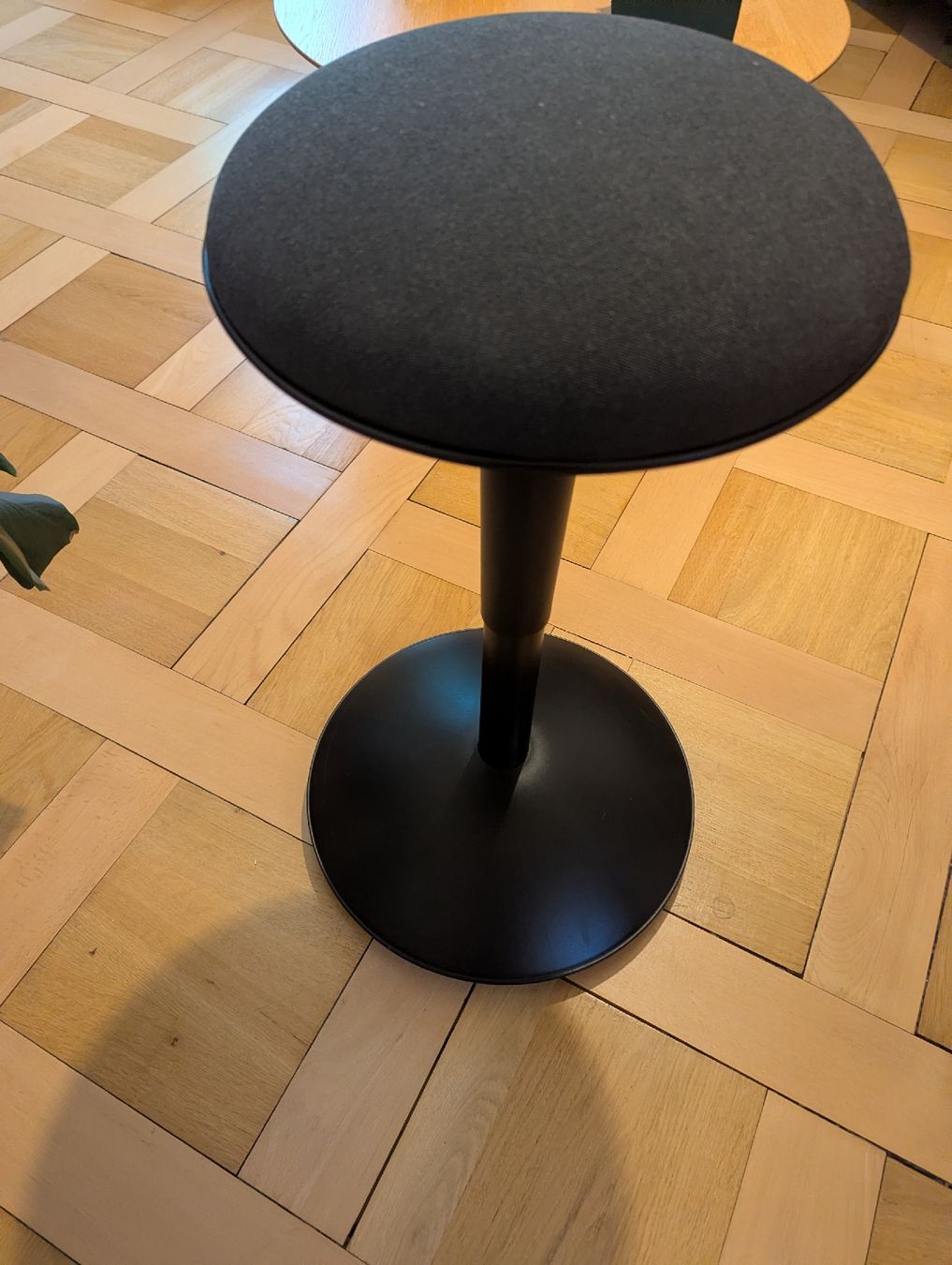 Ikea Tabourets: Tabouret assis-debout IKEA NILSERIK - Noir – D'occasion à Geneve par rob_w8qv