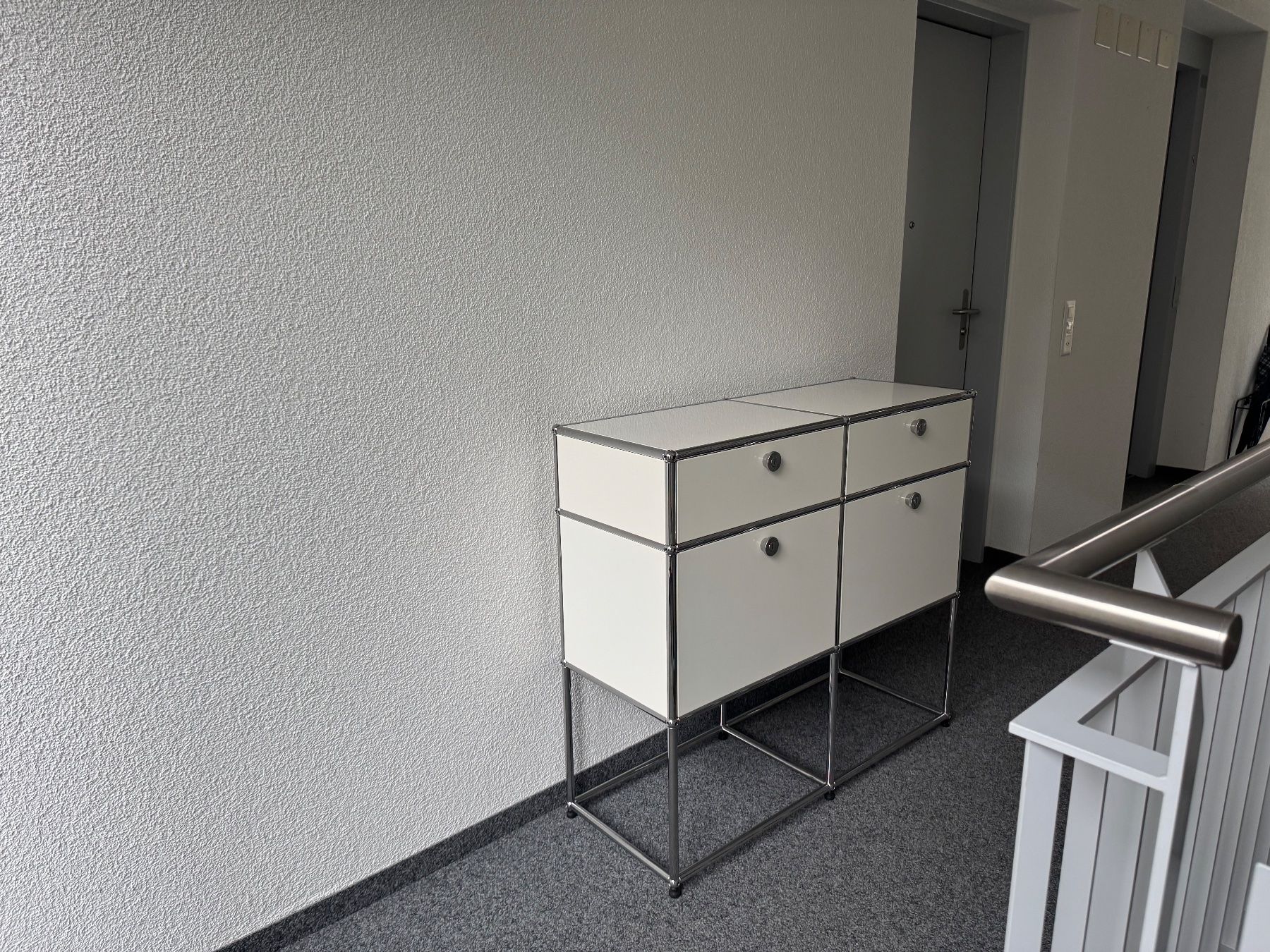 USM Cassettiere: Usm herzige Sideboard weiss Lieferung  Gratis – Usato da Thun venduto da altstadt-thun