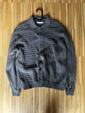 Strickjacke grau mit Kragen und Knopfleiste neuwertig