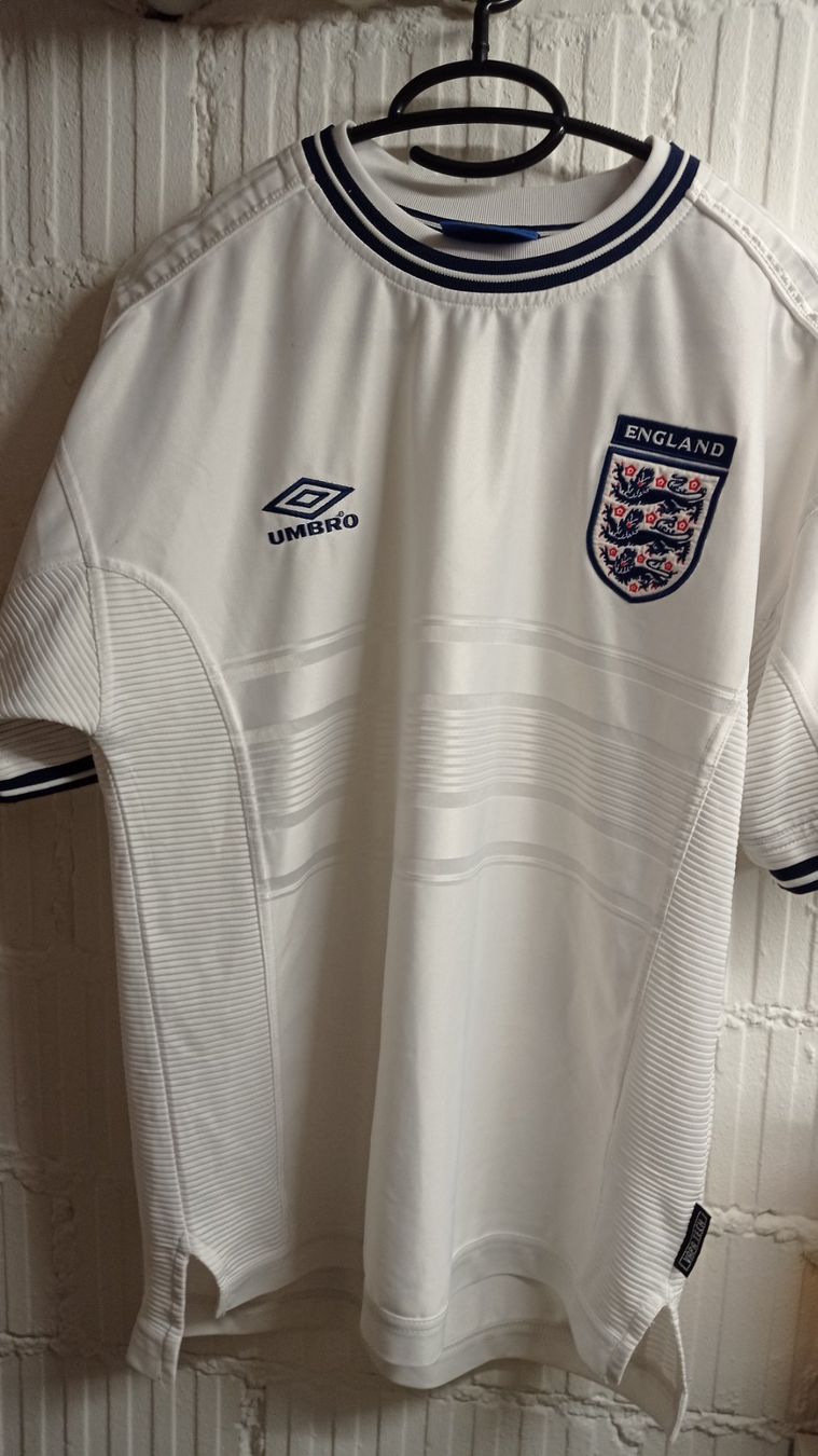 Umbro Canottiere & Pantaloni: England Trikot 2000 – Usato da Muhen venduto da heb_y99h