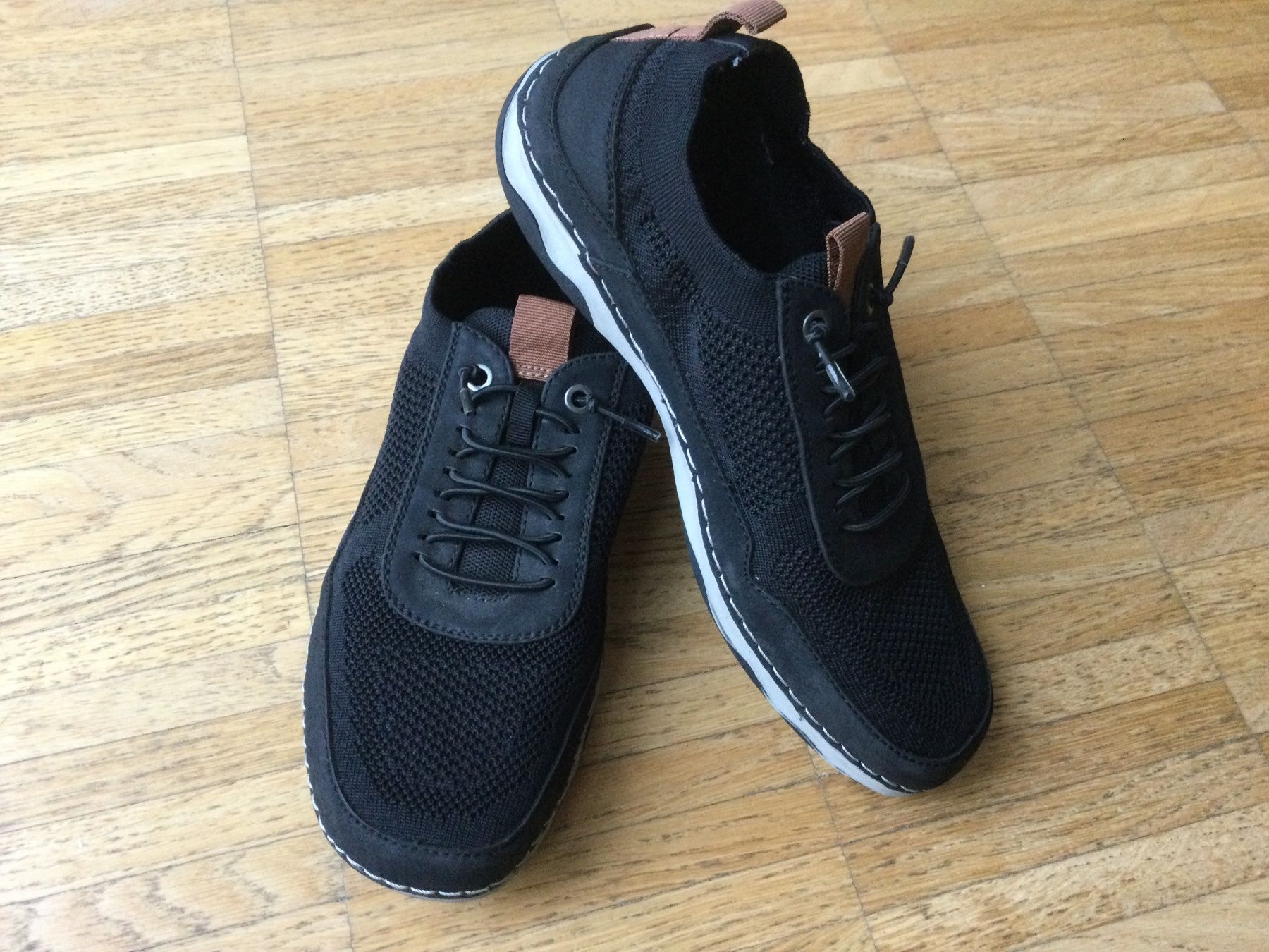 Scarpe da uomo: Kinder Herren Sommerschuhe, Gr 39 – Usato da Zürich venduto da VorlonShadow 1