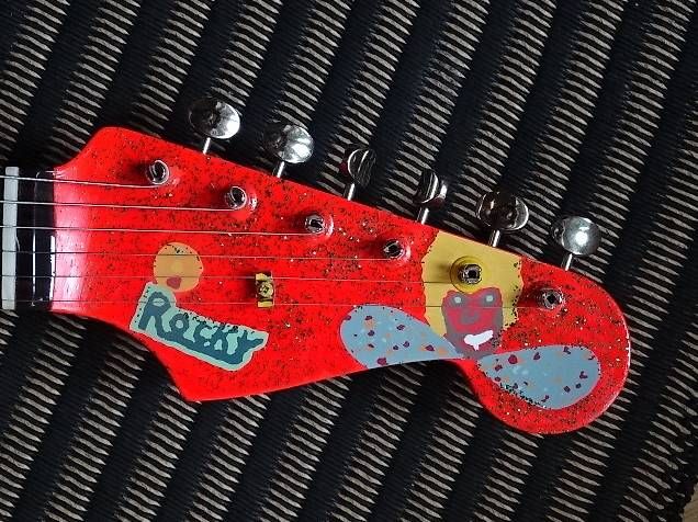 Fender Strumenti musicali: Fender Stratocaster George Harrison Rocky – Nuovo (secondo la descrizione) da Chêne-Bougeries venduto da drgo49 4
