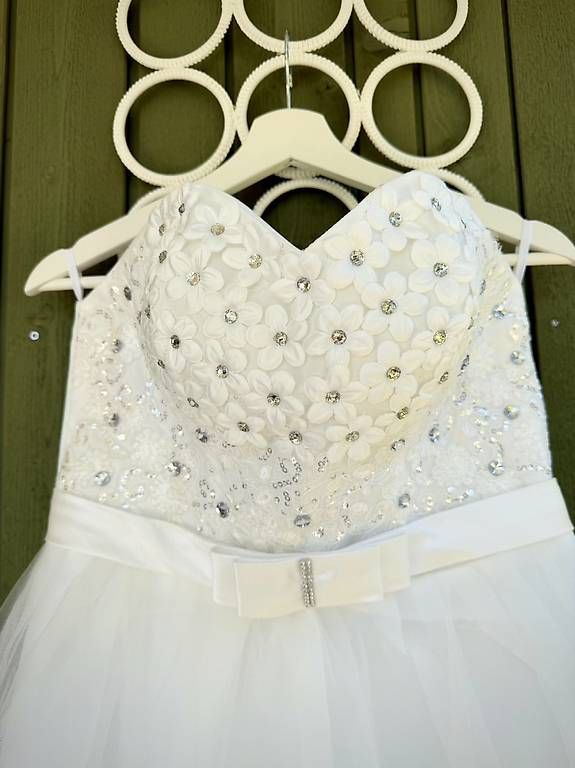 Vestiti: Hochzeitskleid – Usato da Winterthur venduto da Calculating.Infinity 1