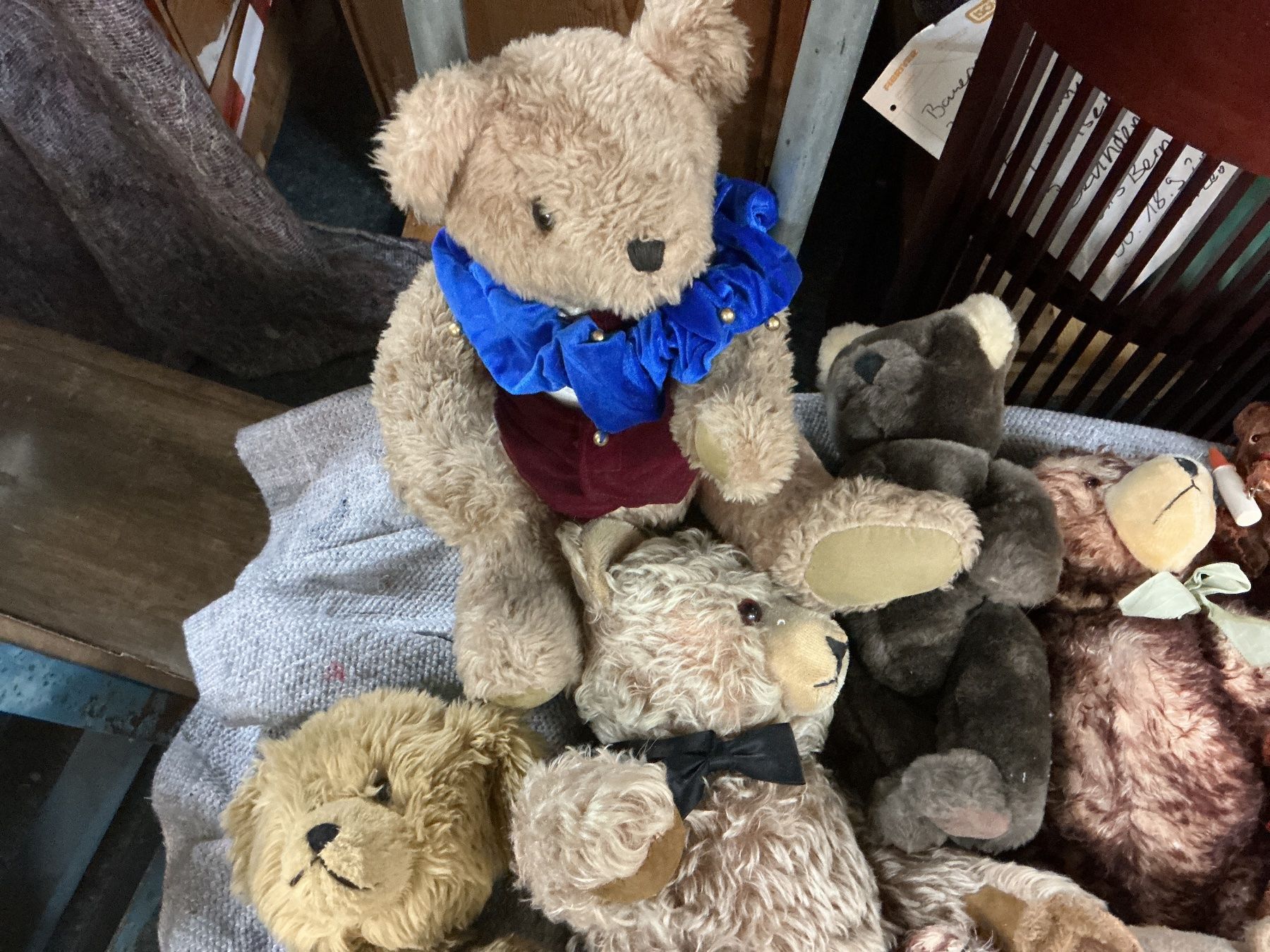 Jouets: Grosse Bärenfamilie & ein Affe – D'occasion à Bern par vielerart 1
