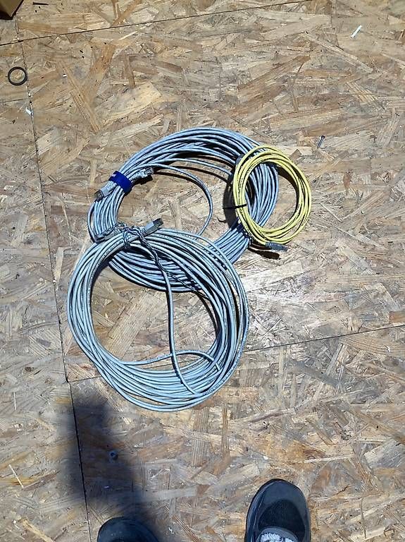 Kabel: Câble ethernet RJ 45 – Gebraucht aus Lausanne von jer_9jvj